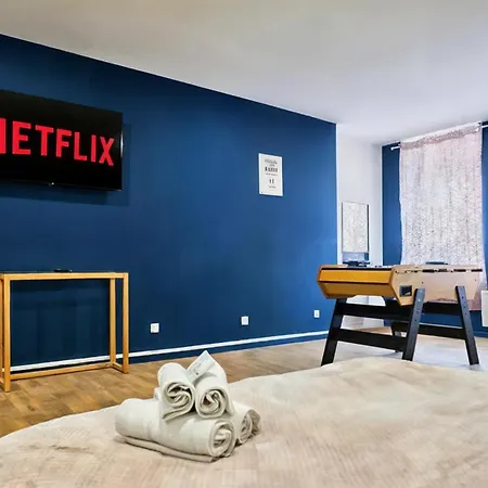 Baignoire Balneo, Baby-foot & Wifi Fibre