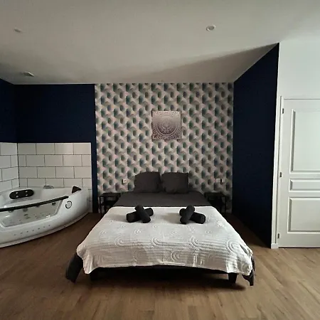 Appartement Baignoire Balneo, Baby-foot & Wifi Fibre Roubaix