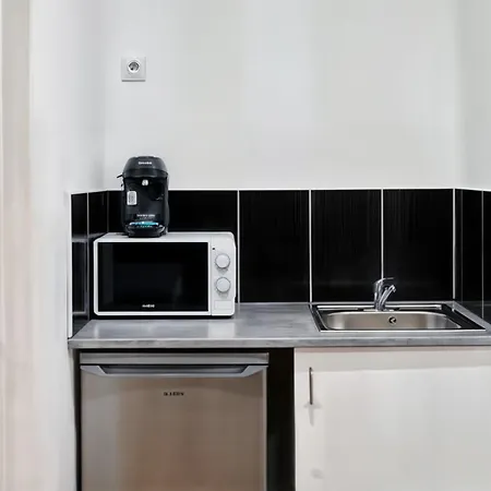 Baignoire Balneo, Baby-foot & Wifi Fibre * Roubaix