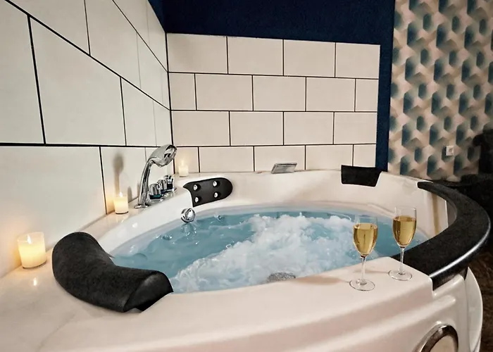 Apartment Baignoire Balneo, Baby-foot & Wifi Fibre Roubaix