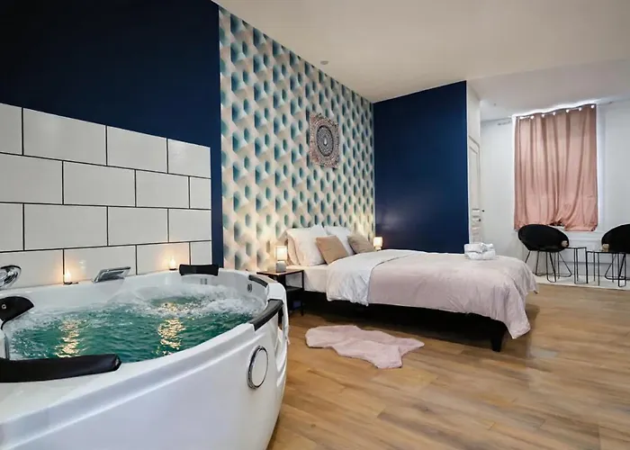 Baignoire Balneo, Baby-foot & Wifi Fibre Roubaix