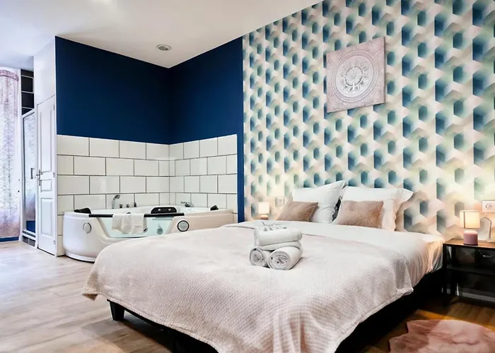Baignoire Balneo, Baby-foot & Wifi Fibre Apartment Roubaix