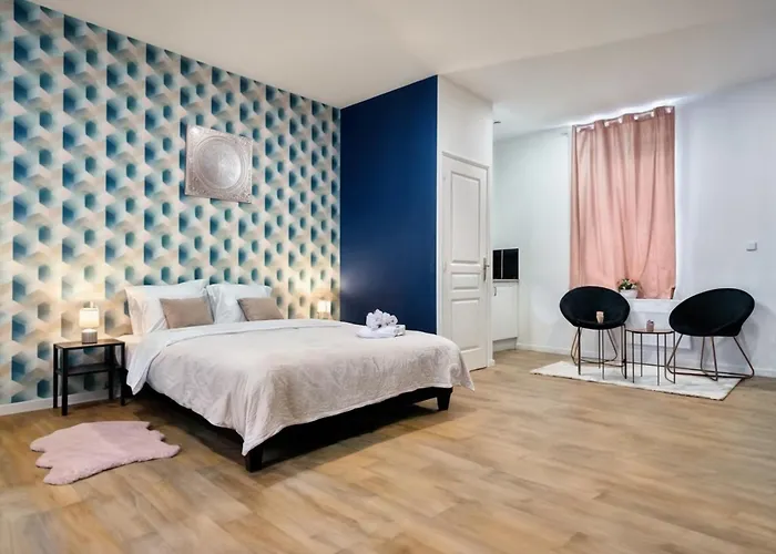 Baignoire Balneo, Baby-foot & Wifi Fibre * Roubaix