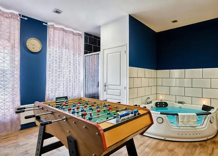 Baignoire Balneo, Baby-foot & Wifi Fibre Roubaix